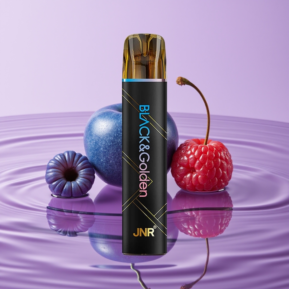 JNR BlackGolden 600+200 Puffs سحبة - تبخير قابل للتصريف بنكهة التوت الأزرق والكرز - 800 سحبة، 2مل سائل، 550 مللي أمبير