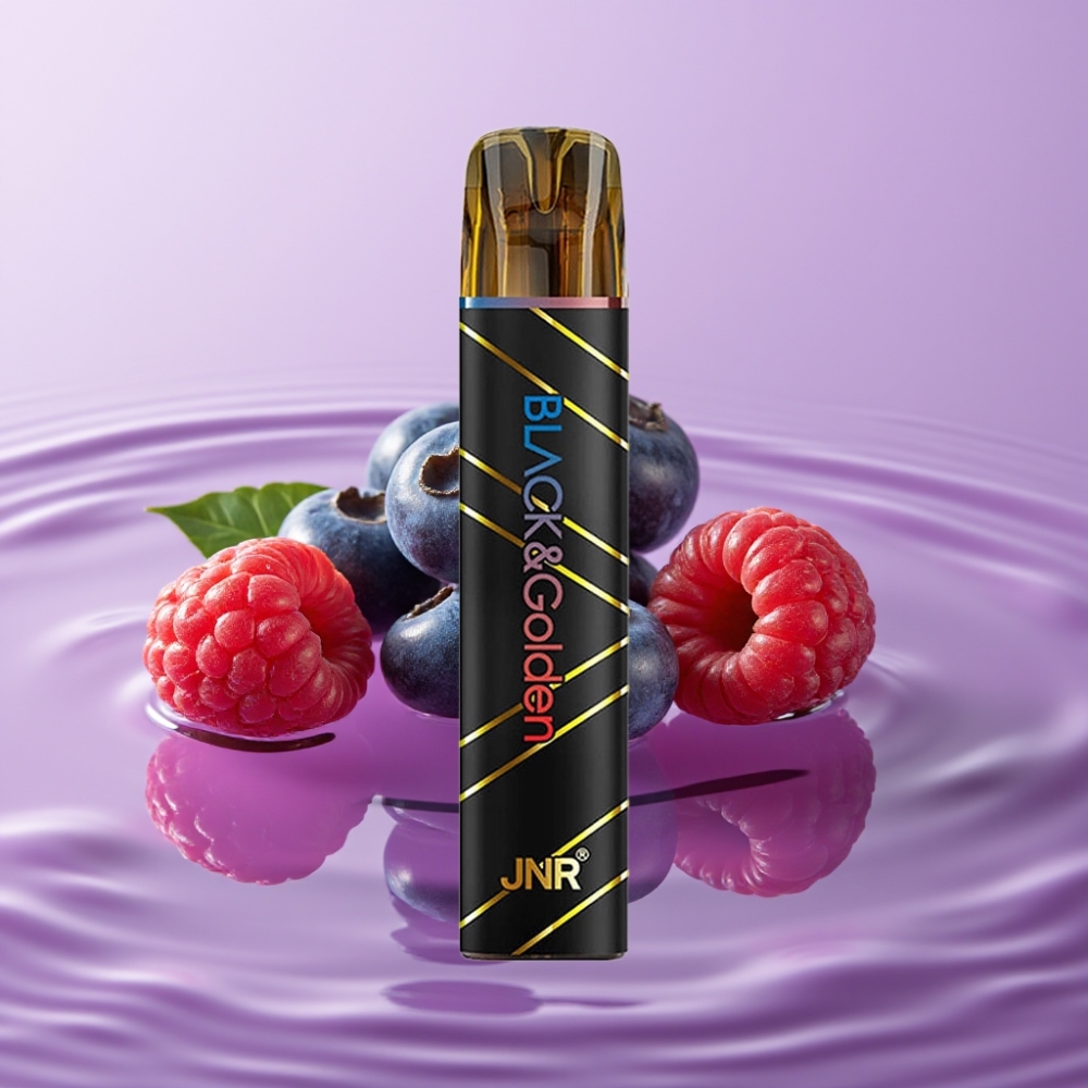 JNR BlackGolden 600+200 نفث سهل الاستخدام بنكهة التوت البري الحامض وعليق 800 نفث 550mAh 2ml